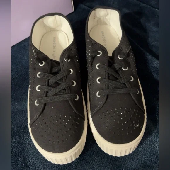 Madden Girl Black Sneakers with Cream Sole - Picture 2 of 7